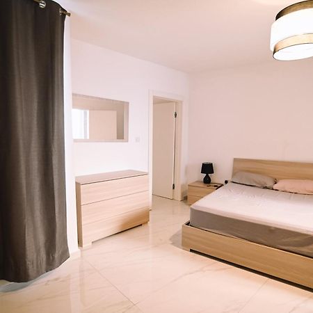 Spacious 3 Bedroom In Sliema! Extérieur photo